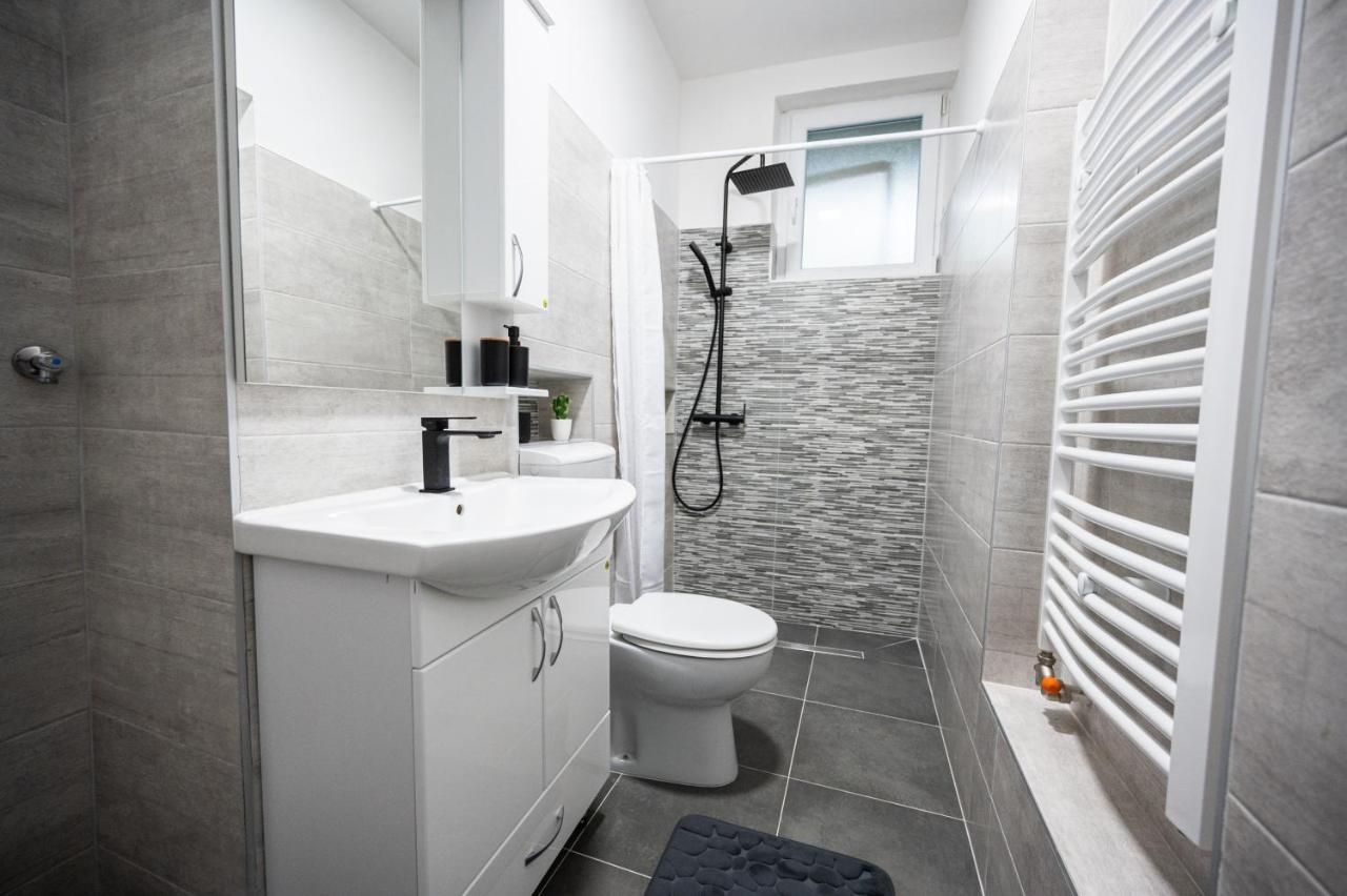 Modern Studio Apartment In The Old Town ซาราเยโว ภายนอก รูปภาพ